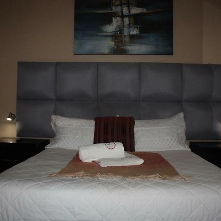 On Hill Lodge Bloemfontein Buitenkant foto