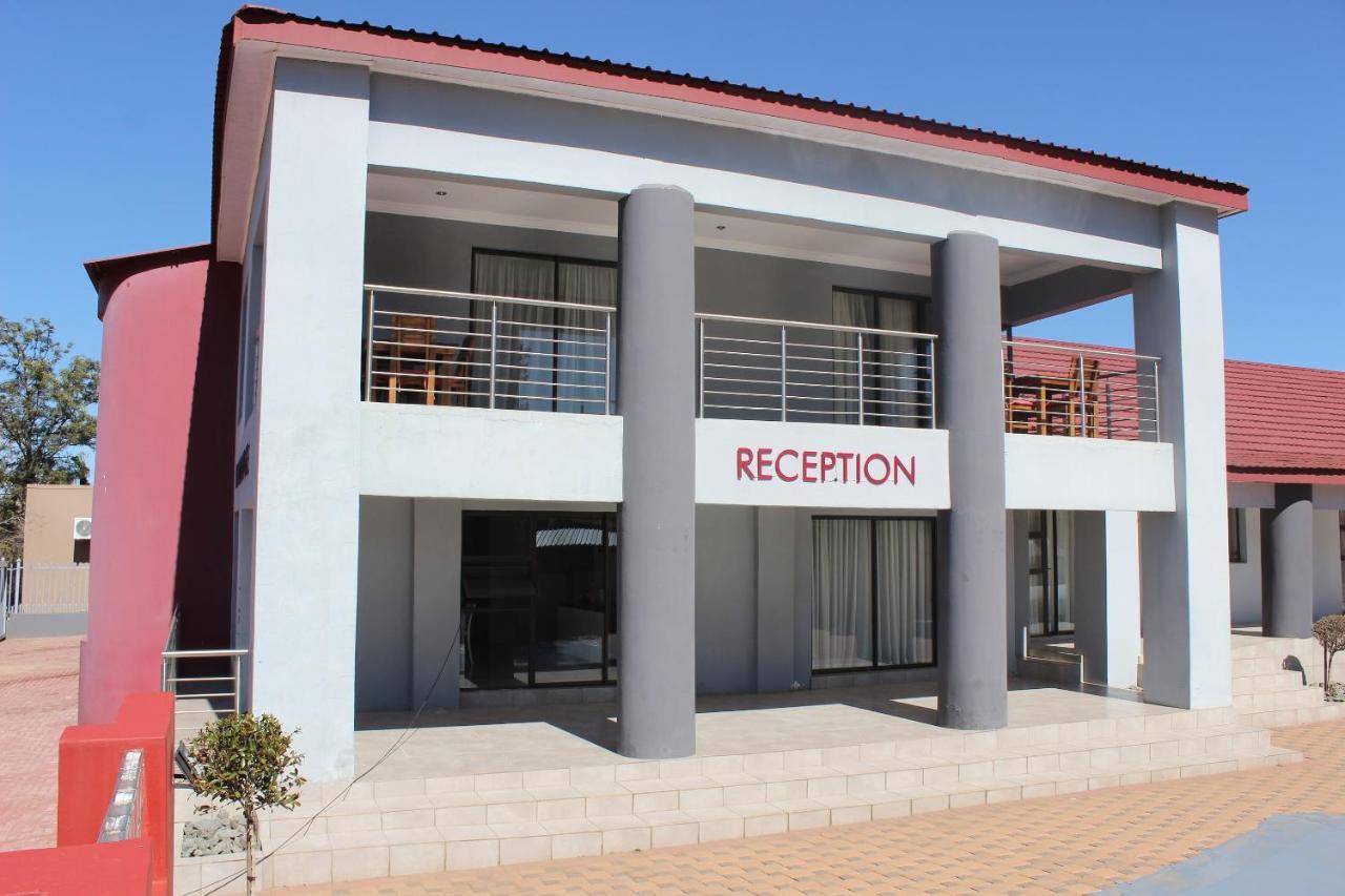 On Hill Lodge Bloemfontein Buitenkant foto