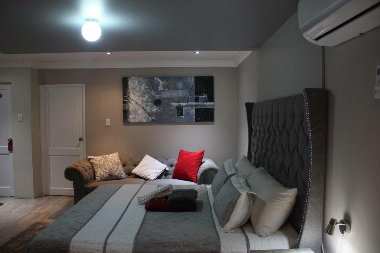 On Hill Lodge Bloemfontein Buitenkant foto