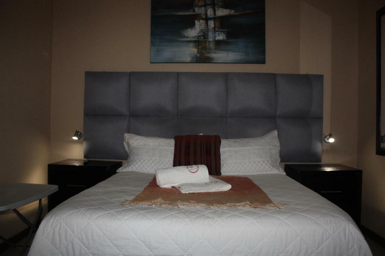 On Hill Lodge Bloemfontein Buitenkant foto