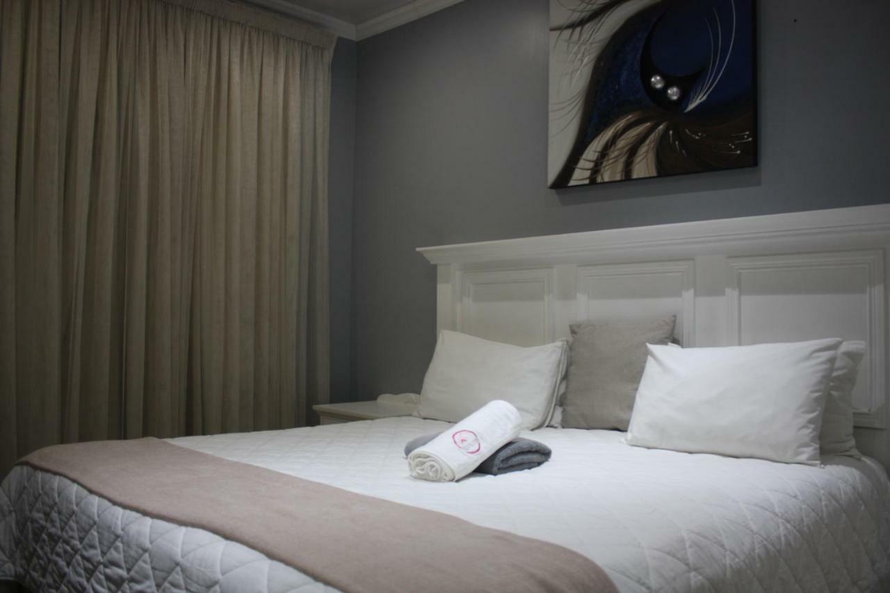 On Hill Lodge Bloemfontein Buitenkant foto