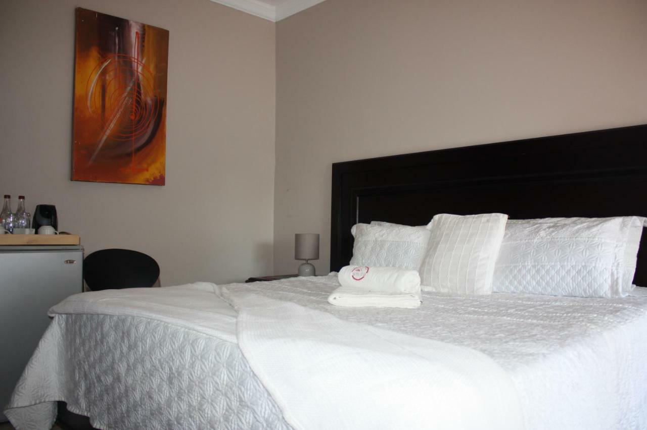 On Hill Lodge Bloemfontein Buitenkant foto