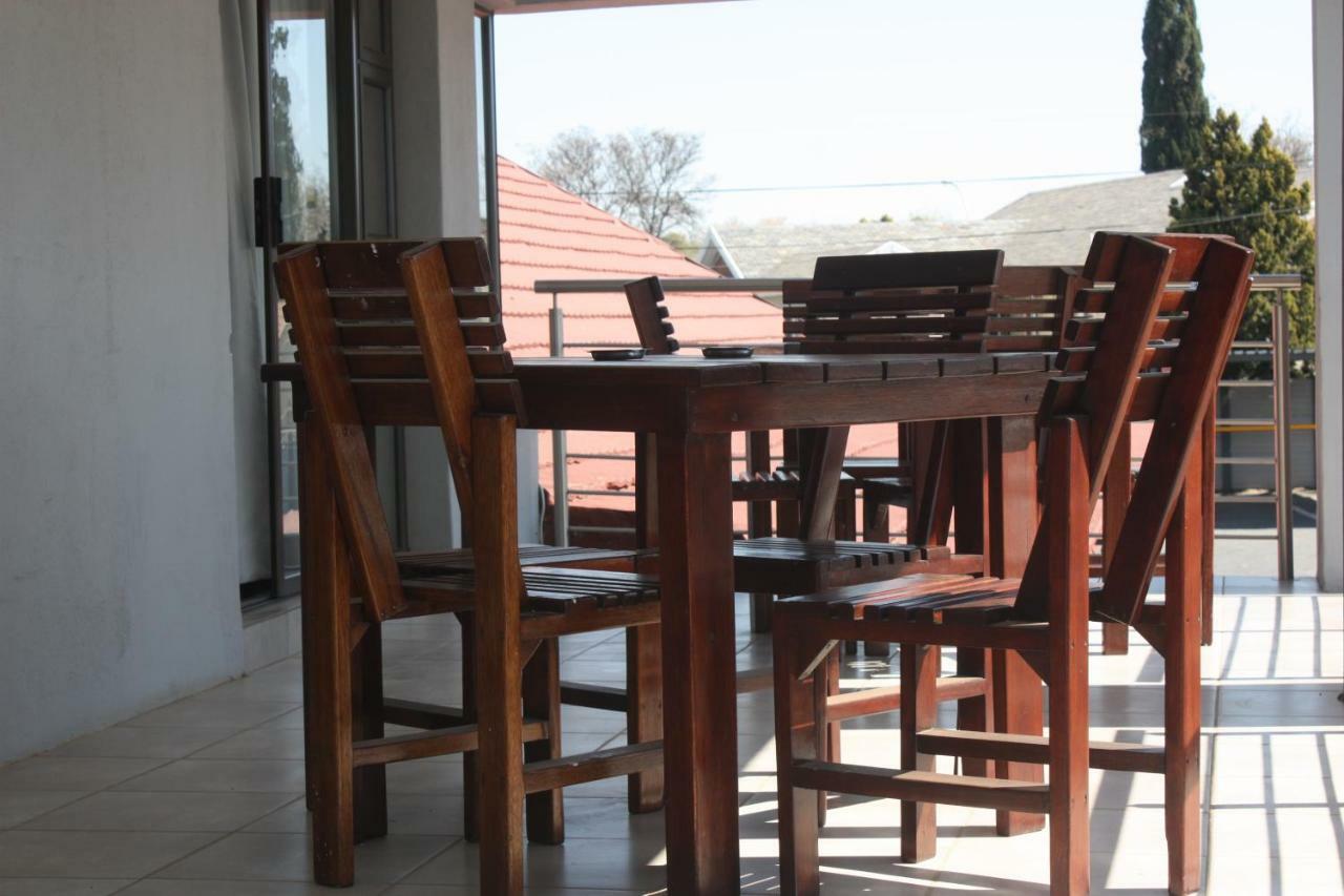 On Hill Lodge Bloemfontein Buitenkant foto